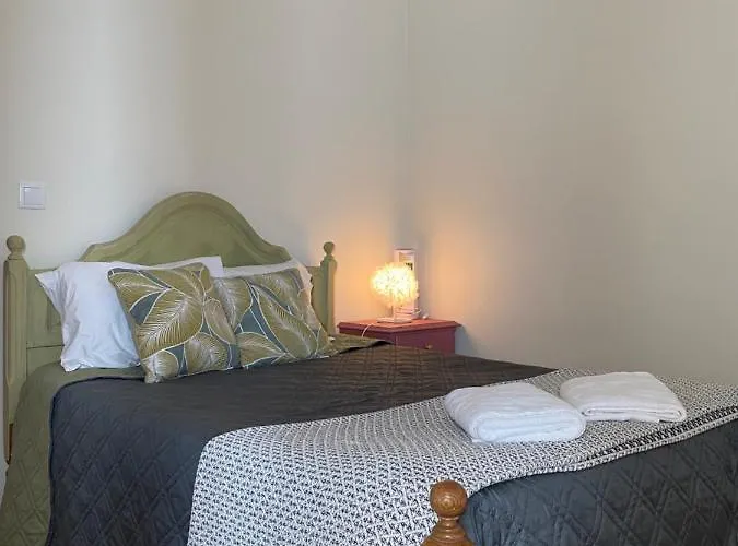 Houses&halfhouses Historic Street 3* Caminha