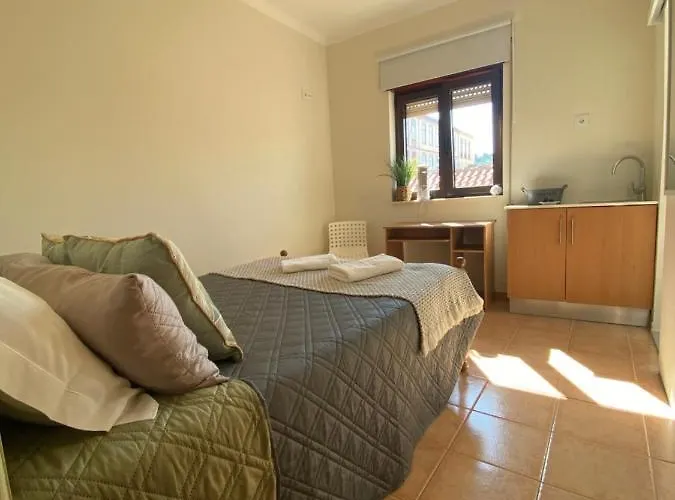 Houses&halfhouses Historic Street Gasthof Caminha